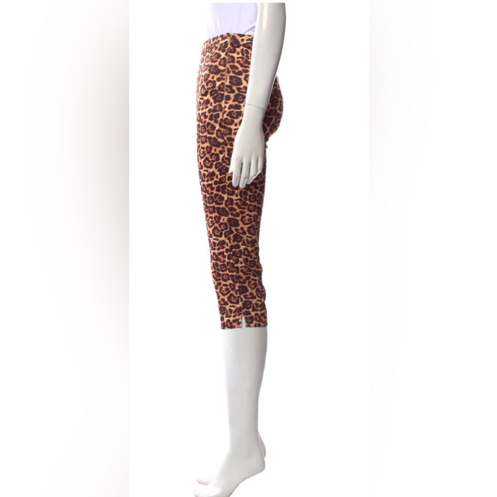 Azeeza Shreya stretch CDC Leopard Print Women's Capris - Picture 4 of 9